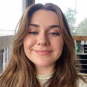 Meet your Posher, Caroline